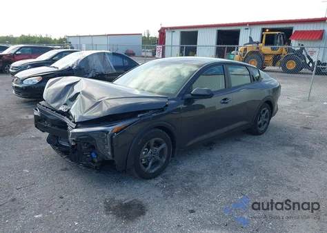 2025 Kia K4 Lxs из США, поврежденный, VIN 3KPFT4DE8SE139348